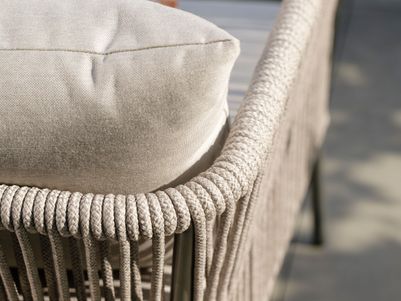 Stern Outdoor Marla 2